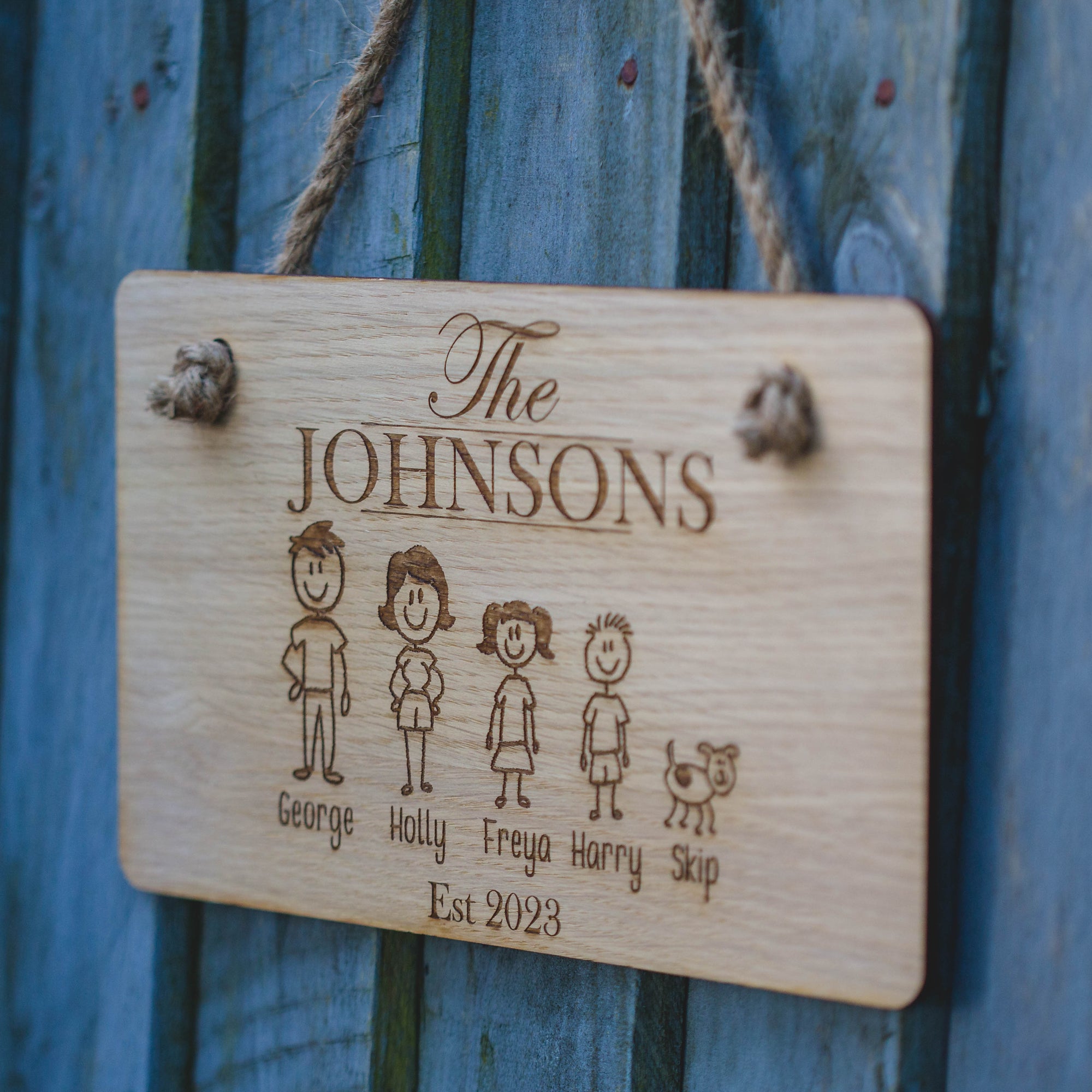 Family Member Personalised Engraved Wooden Hanging Plaque / Sign