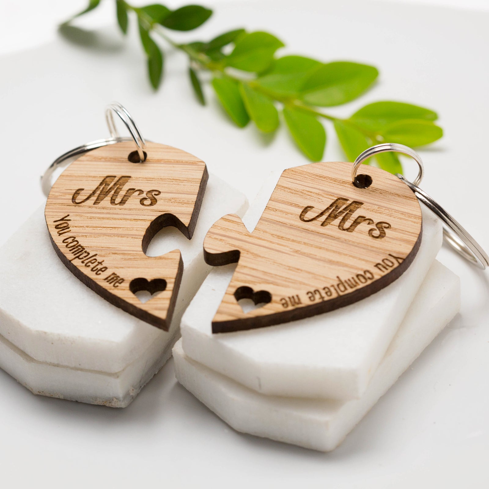 Mrs & Mrs Jigsaw Heart Oak Keyring 'You Complete Me' Same Sex Couple's Key Chain Ring Gift, Civil Partnership Ceremony, Lesbian Gay, Perfect for Valentine's Day, Wedding, Anniversary