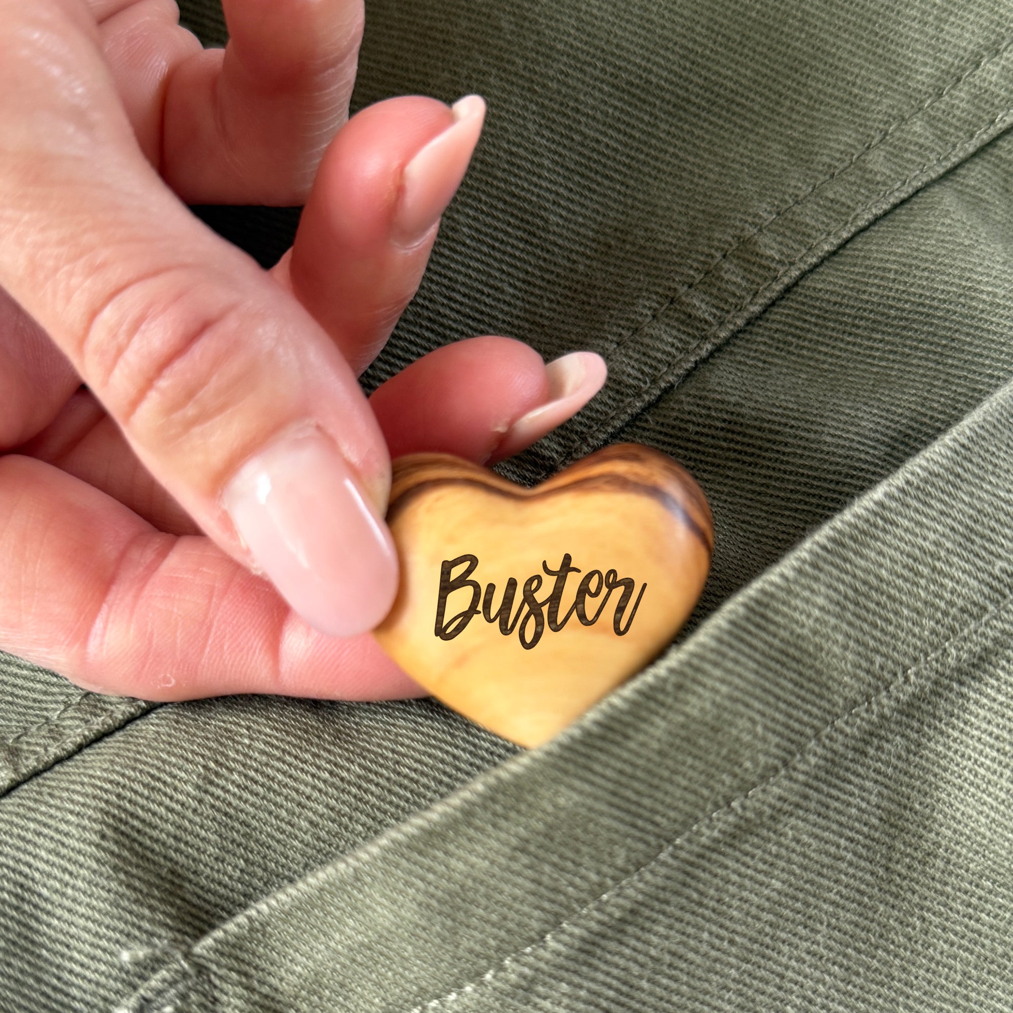 Personalised Small Pet Memorial Olive Wood Heart Pocket Token Hug Keepsake Paw Print Pet Sympathy Pawprint