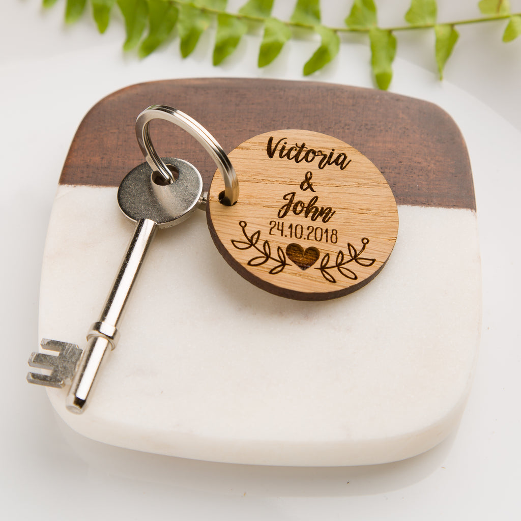 Personalised Vintage Style Round Leaf and Hearts Oak Key Ring